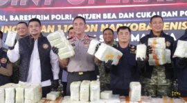Polri, BNN dan Bea Cukai menggagalkan penyelundupan 1,16 ton ketamin senilai Rp3,48 triliun di perairan Sumatera Utara. (Foto: Humas Polri)