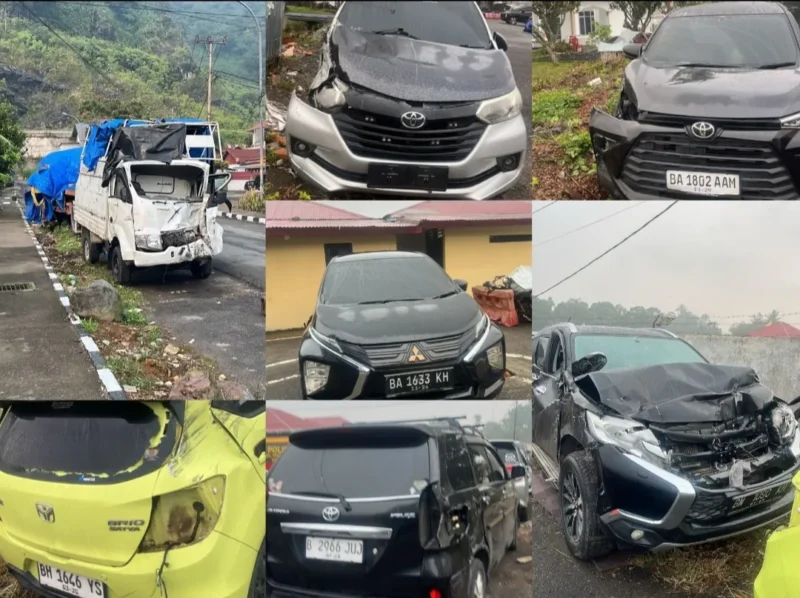 Tujuh kendaraan terlibat kecelakaan beruntun di Panyalaian, Tanah Datar. (Foto: Satlantas Polres Padang Panjang)