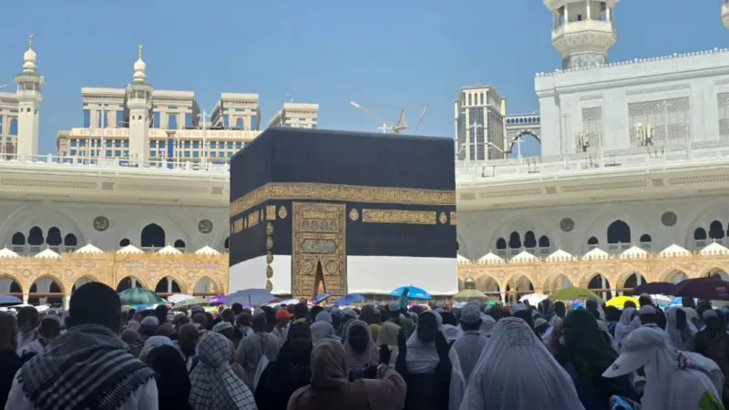 Kemenhaj mengimbau jemaah umrah dan WNI di Arab Saudi meningkatkan kewaspadaan serta memantau informasi resmi terkait keamanan. (Foto: Kemenhaj)