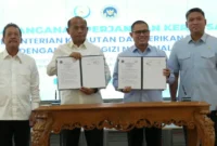 Kepala BGN Sudaryono saat penandatanganan PKS antara BGN dan KKP di Jakarta, Rabu (30/9). (Foto: Biro Hukum dan Humas BGN)