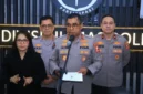 Kepala Divisi Humas Polri Irjen Pol Johnny Eddizon Isir memberikan keterangan pers. (Foto: Humas Polri)