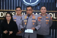 Kepala Divisi Humas Polri Irjen Pol Johnny Eddizon Isir memberikan keterangan pers. (Foto: Humas Polri)