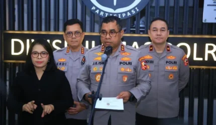 Kepala Divisi Humas Polri Irjen Pol Johnny Eddizon Isir