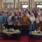 Ketua DPRD Sumbar, Muhidi, saat menjadi narasumber dalam Seminar dan Berbagi Praktik Baik Guru Fisika SMA dan SMK se-Sumbar. (Foto: Ist)