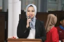 Ketua Yayasan Pertiwi Padang, dr. Dian Puspita Fadly Amran, Sp.JP melepas keberangkatan tim Drill Squad SD Pertiwi 3 Padang. (Foto: Pemko Padang)