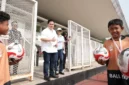 Ketum PSSI Erick Thohir menyaksikan langsung laga IWL 2026 antara Garudayaksa Women lawan Persita Women di Stadion Madya, Kompleks Gelora Bung Karno, Jakarta, Minggu (18/10). (Foto: Gia/Kemenpora.go.id)