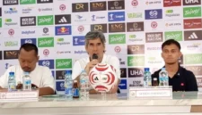 Pelatih Semen Padang FC, Stefano Cugurra saat konferensi pers jelang laga melawan PSMS Medan. (Foto: MO Semen Padang FC)