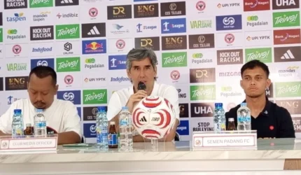 Konferensi pers Semen Padang FC