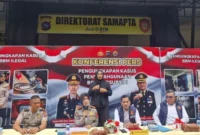 Konferensi pers pengungkapan kasus penyalahgunaan BBM bersubsidi di Mapolda Sumbar. (Foto: Polda Sumbar)