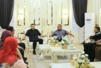 Wali Kota Padang Fadly Amran menerima kunjungan silaturahmi Majlis Belia Malaysia di Kediaman Resmi Wali Kota, Minggu (11/10/2026). (Foto: Pemko Padang)