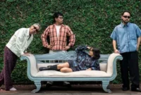 Lafa Pratomo, Ari Lesmana, dan White Chorus Hadirkan Juara Dua. (Foto: IG @podcastsomestory)