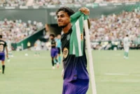 Pemain Barcelona Lamine Yamal melakukan selebrasi usai mencetak gol ke gawang Real Betis. (Foto: IG @lamineyamal)