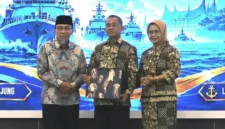Wakil Wali Kota Padang, Maigus Nasir menghadiri acara Lepas Sambut Komandan Dankodaeral II Padang di Auditorium Gubernur Sumbar, Senin (26/10/2026) malam. (Foto: Pemko Padang)