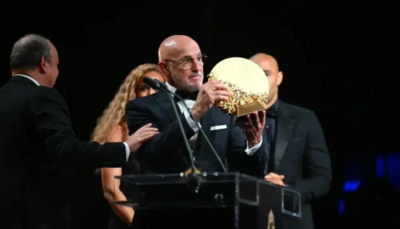 Luis de la Fuente sabet gelar Pelatih Terbaik Ballon d'Or 2026. (Foto: ballondor.com)