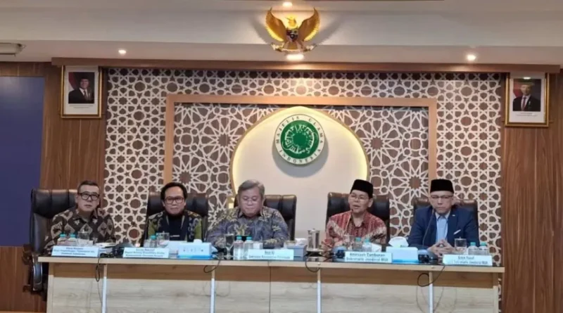 Silaturahim MUI dengan Kemenpar mengenai konser Andrea Bocelli dan dilanjutkan Rapat Dewan Pimpinan MUI di Kantor MUI Pusat, Menteng, Jakarta Pusat, Selasa (13/10/2026). (Foto: Sadam/MUI Digital)
