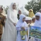 Bunda PAUD Kota Padang, Dian Puspita Fadly Amran membuka kegiatan Manasik Haji bagi Anak TK se-Kota Padang di Manasik Haji UIN Imam Bonjol, Lubuk Lintah, Padang, Selasa (6/10/2026). (Foto: Pemko Padang)