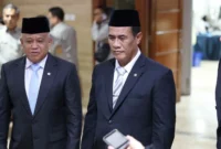 Mentan Andi Amran Sulaiman saat menyambut Wamentan Muhammad Saleh Mustafa di lingkungan Kementan, Senin (5/10/2026). (Foto: Kementan) 