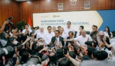 Menteri ESDM Bahlil Lahadalia usai konferensi pers tentang ketahanan energi nasional, Senin (26/10/2026). (Foto: Kementerian ESDM)