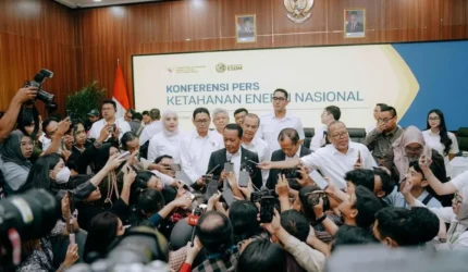 Menteri ESDM Bahlil usai konferensi pers