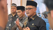 Menhaj Mochamad Irfan Yusuf saat kegiatan di Taman Sultan Hasanuddin, Kabupaten Gowa, Sulawesi Selatan, Sabtu (17/10/2026). (Foto: Kemenhaj)
