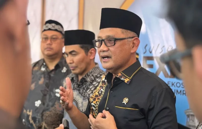 Menhaj Mochamad Irfan Yusuf saat kegiatan di Taman Sultan Hasanuddin, Kabupaten Gowa, Sulawesi Selatan, Sabtu (17/10/2026). (Foto: Kemenhaj)