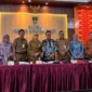 Pemko Padang mempresentasikan komitmen dan capaian keterbukaan informasi publik pada kegiatan Monitoring dan Evaluasi Keterbukaan Informasi Badan Publik se-Sumbar 2026 di Aula Kantor Bappeda Sumbar, Selasa (20/10/2026). (Foto: Pemko Padang)