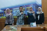 Ketua APTISI Sumbar, Dr. Ir. Hendri Nofrianto, M.T, IPM didampingi pengurus usai memberikan keterangan pers di Kampus ITP, Kamis (29/10/2026).