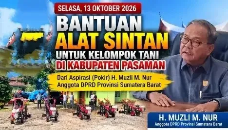 Anggota DPRD Sumbar Muzli M. Nur menyalurkan bantuan alsintan kepada petani di Kabupaten Pasaman. (Foto: Ist)