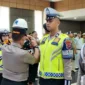 Wakapolda Sumbar Brigjen Pol. Solihin saat memimpin Apel Gelar Pasukan Operasi Patuh Singgalang 2026 di Ruang Jenderal Hoegeng, Lantai IV Mapolda Sumbar, Senin (26/10/2026). (Foto: Polda Sumbar)