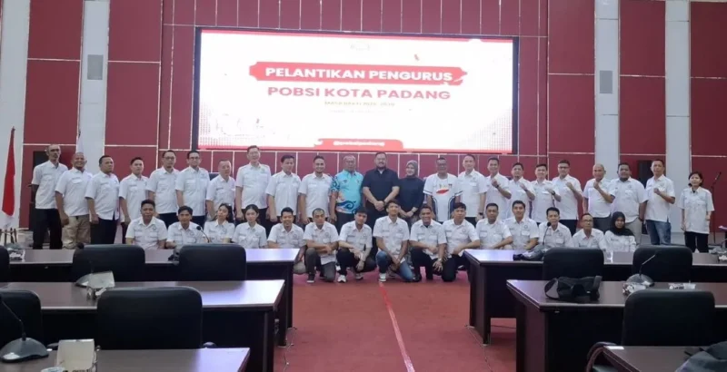 Pelantikan Pengurus POBSI Padang periode 2026–2030 di Ruang Bagindo Aziz Chan, Balai Kota Padang, Sabtu (24/10/2026). (Foto: Pemko Padang)