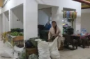 Pedagang mulai menjalani aktivitas perdagangan di basement Blok II dan Blok III Pasar Padang. (Foto: Pemko Padang)