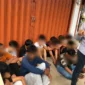 Satpol PP Padang mengamankan 12 pelajar yang diduga hendak tawuran di Tampat Durian, Jumat (16/10/2026). (Foto: Humas Satpol PP Padang) 