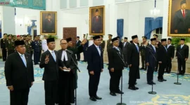 Pelantikan Pejabat Negara/Pemerintah Istana Negara, Kamis (15/10/2026). (Foto: YouTube Sekretariat Presiden)