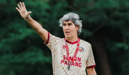 Pelatih Semen Padang FC Stefano Cugurra