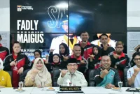 Wakil Wali Kota Padang, Maigus Nasir melepas 12 atlet SOIna Kota Padang yang akan mewakili Sumbar pada Pesonas II 2026 di Kota Kupang, NTT, 14-18 Oktober 2026. (Foto: Pemko Padang)