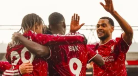 Pemain Liverpool merayakan gol ke gawang Brighton & Hove Albion dalam lanjutan Premier League di Anfield, Minggu (25/10/2026) malam WIB. (Foto: IG @liverpoolfc)