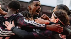 Pemain Liverpool merayakan gol ke gawang Brentford pada lanjutan Liga Inggris, Sabtu (17/10/2026) malam WIB. (Foto: IG @liverpoolfc)