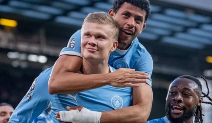 Pemain Man City merayakan gol ke gawang Liverpool