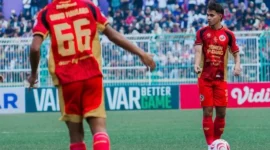 
Rezaldi Hehanussa menegaskan tekad Semen Padang mengalahkan PSMS Medan. (Foto: ileague.id)
