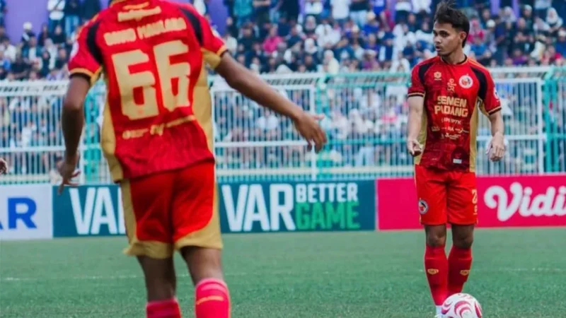 
Rezaldi Hehanussa menegaskan tekad Semen Padang mengalahkan PSMS Medan. (Foto: ileague.id)
