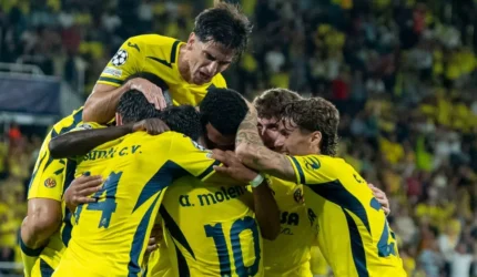Pemain Villarreal merayakan gol