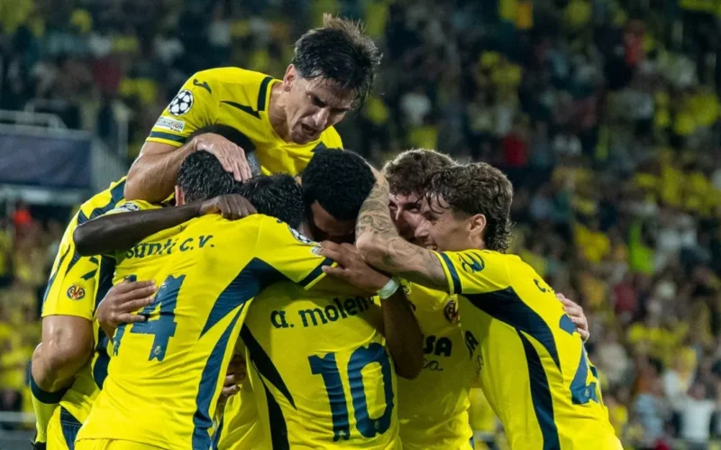 Para pemain Villarreal merayakan gol ke gawang Napoli. (Foto: IG @villarrealcf)