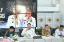 Wali Kota Padang, Fadly Amran memimpin pembentukan Tim Fasilitasi Sertifikasi Keamanan Pangan dan Sertifikasi Halal Kota Padang di Gedung Putih Kediaman Resmi Wali Kota, Selasa (13/10/2026). (Foto: Pemko Padang)