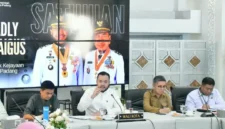 Wali Kota Padang, Fadly Amran memimpin pembentukan Tim Fasilitasi Sertifikasi Keamanan Pangan dan Sertifikasi Halal Kota Padang di Gedung Putih Kediaman Resmi Wali Kota, Selasa (13/10/2026). (Foto: Pemko Padang)