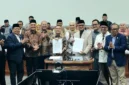 Pemerintah bersama Panja Komisi VIII DPR RI menyepakati BPIH 1448 H/2027 M. (Foto: Kemenhaj)