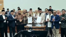 Pemerintah bersama Panja Komisi VIII DPR RI menyepakati BPIH 1448 H/2027 M. (Foto: Kemenhaj)