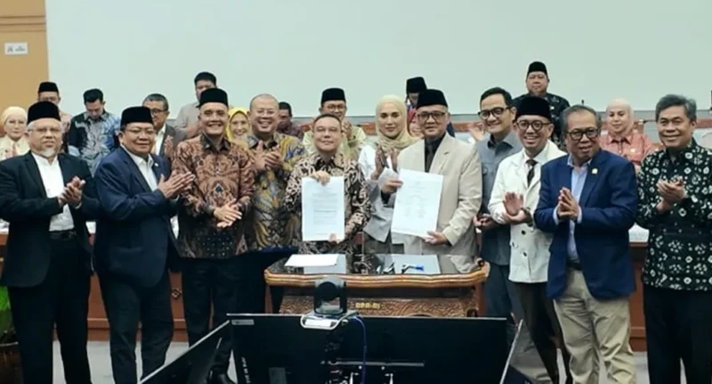 Pemerintah bersama Panja Komisi VIII DPR RI menyepakati BPIH 1448 H/2027 M. (Foto: Kemenhaj)