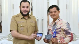 Wali Kota Padang Fadly Amran menggelar pertemuan dengan SVP Institutional Group BRI Kantor Pusat Edi Setiawan dan Regional Funding & Transaction Banking di Rumad Dinas Wali Kota, Selasa (20/10/2026). (Foto: Pemko Padang)