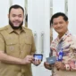 Wali Kota Padang Fadly Amran menggelar pertemuan dengan SVP Institutional Group BRI Kantor Pusat Edi Setiawan dan Regional Funding & Transaction Banking di Rumad Dinas Wali Kota, Selasa (20/10/2026). (Foto: Pemko Padang)