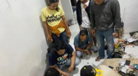 Tim Satresnarkoba Polres Dharmasraya mengamankan terduga pelaku beserta barang bukti sabu dan lainnya. (Foto: Ist)